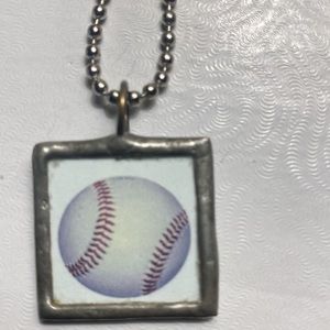 Fun baseball necklace. 2 sided. Ball graphic/HOMERUN. Long ball chain